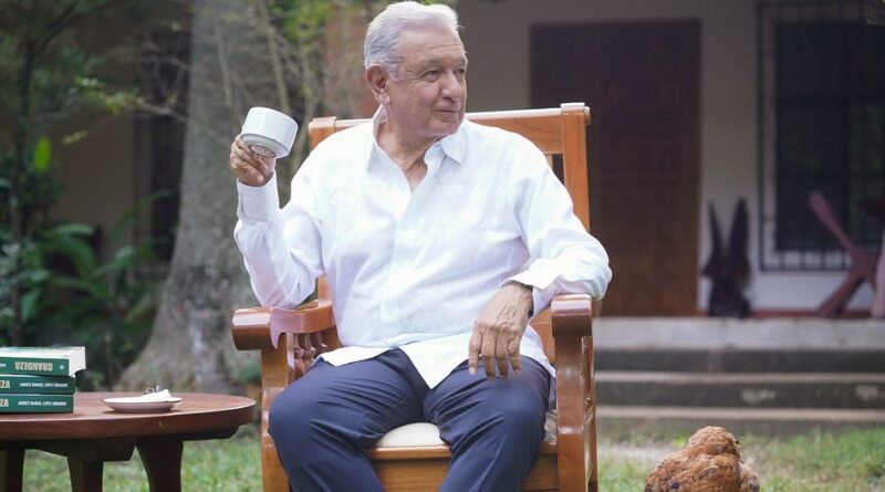 ROMPE AMLO SILENCIO Y PIDE DINERO PARA CUBA