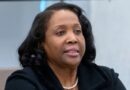 CORTE SUPREMA FALLA: TRUMP NO PUEDE DESPEDIR A LISA COOK