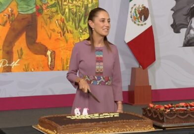 FESTEJAN A LA PRESIDENTA SHEINBAUM EN LA MAÑANERA