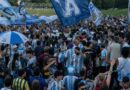 AFICIÓN ARGENTINA LLEGA A ATLANTA CON BANDERAZO ALBICELESTE
