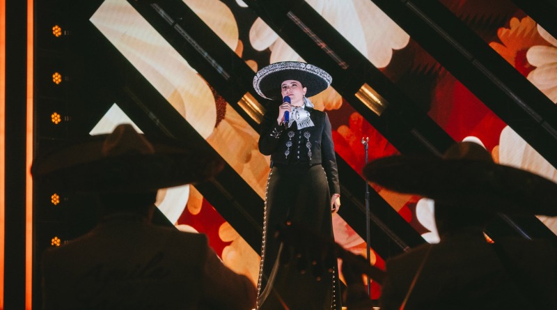 CAMILA FERNÁNDEZ RINDE HOMENAJE AL LEGADO VERNÁCULO EN NUEVO DISCO