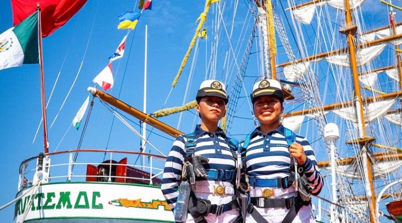 EVELYN SALGADO DICE ADIÓS AL BUQUE CUAUHTÉMOC