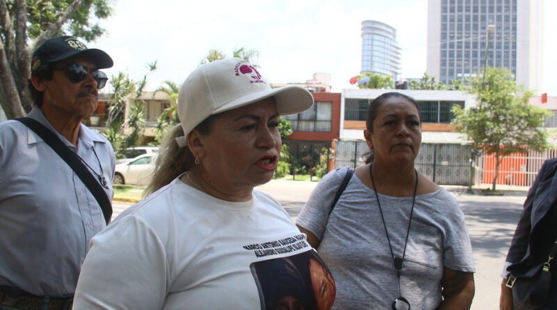 MADRES BUSCADORAS DEMANDAN REVISIÓN DEL PREDIO EN AYUTLA