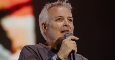 TINO FERNÁNDEZ: SU CAMINO DESDE ÍDOLO INFANTIL HACIA LA RESILIENCIA