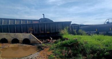 TREN SE VUELCA Y DERRAMA QUÍMICOS EN SONORA