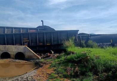 TREN SE VUELCA Y DERRAMA QUÍMICOS EN SONORA