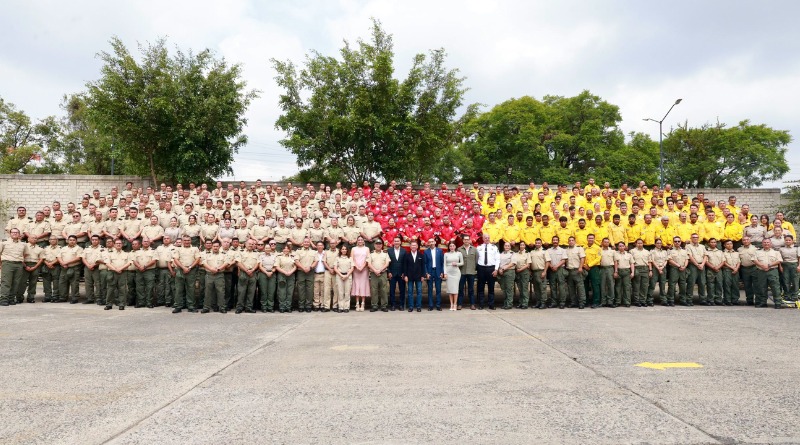BOMBEROS DE JALISCO RECIBEN APLAUSOS POR SU DESEMPEÑO EN MUNDIAL