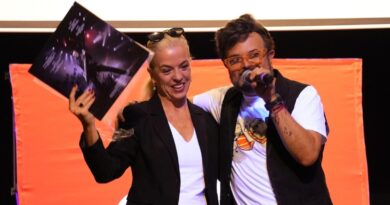 ALEKS SYNTEK REFLEXIONA ACERCA DE SU TRAYECTORIA MUSICAL EN EL CINE