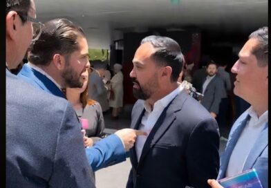 DIPUTADOS SE INTERCAMBIAN JALONEOS E INSULTOS