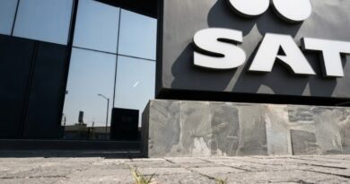 EL FISCO GENERA SATURACIÓN Y RETRASOS QUE PADECEN LOS CONTRIBUYENTES