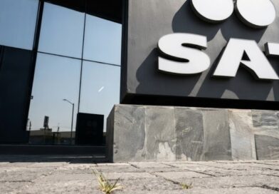 EL FISCO GENERA SATURACIÓN Y RETRASOS QUE PADECEN LOS CONTRIBUYENTES