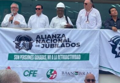 JUBILADOS DE CFE, PEMEX Y AYD PROTESTAN POR PENSIONES