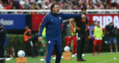 MILITO DESEA QUE EMIGREN A EUROPA CON TÍTULOS EN CHIVAS