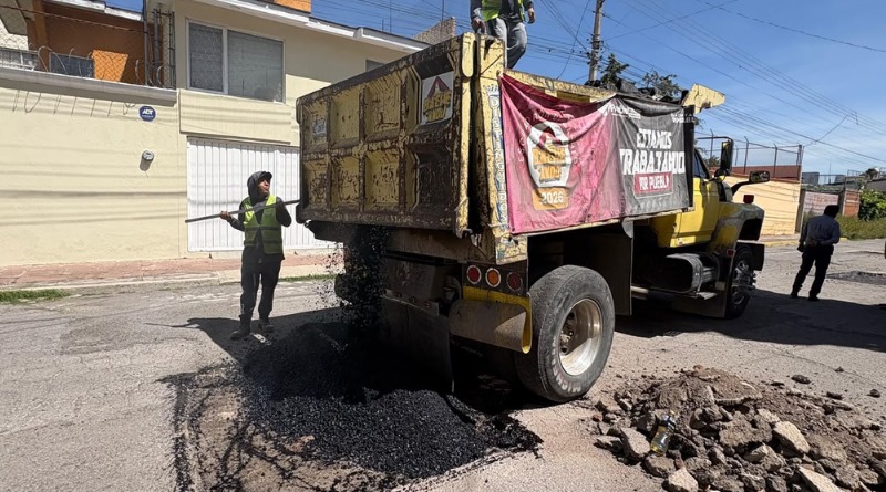 PEPE CHEDRAUI SUPERVISA OBRAS DE BACHEO EN PUEBLA