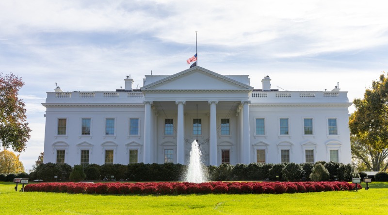 SE AUTORIZA LA CONTINUACIÓN DE LAS OBRAS DEL SALÓN DE TRUMP