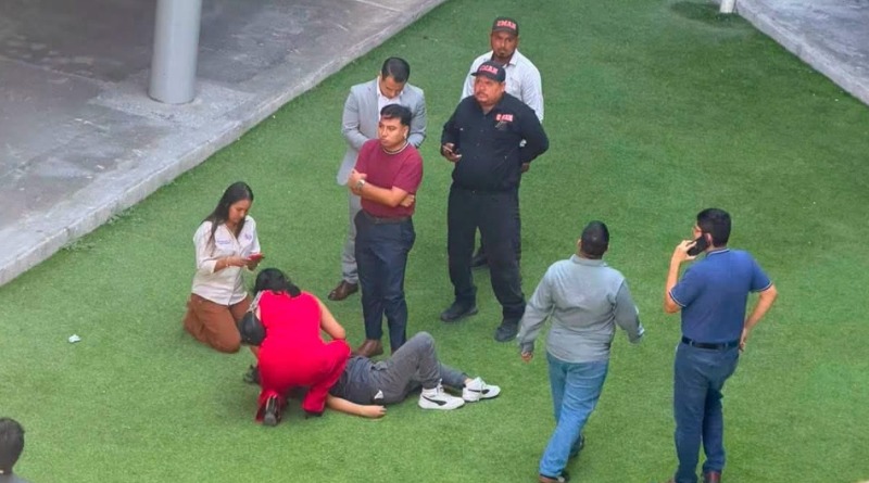 UNIVERSIDAD DE REYNOSA: ESTUDIANTE CAE DE TERCER PISO Y QUEDA GRAVE