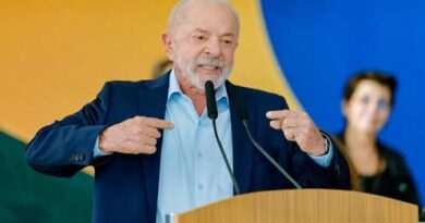 ELECTORES DEBERÁN ELEGIR ENTRE DEMOCRACIA O BARBARIE: LULA