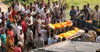HUNDIMIENTO EN RÍO GANGES DEJA 13 NIÑOS MUERTOS