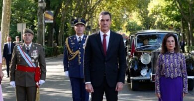 PEDRO SÁNCHEZ ENFRENTA ABUCHEOS E INSULTOS