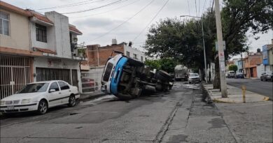 PIPA CON AGUA CAE A SOCAVON